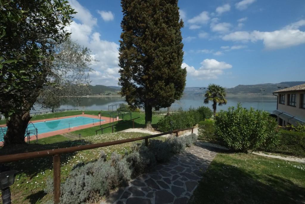 La Penisola Otel Baschi Dış mekan fotoğraf