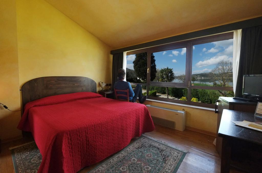 La Penisola Otel Baschi Dış mekan fotoğraf
