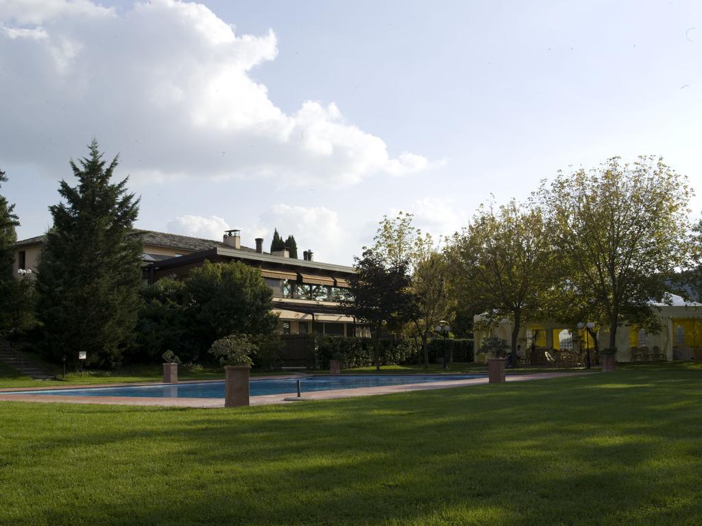 La Penisola Otel Baschi Dış mekan fotoğraf
