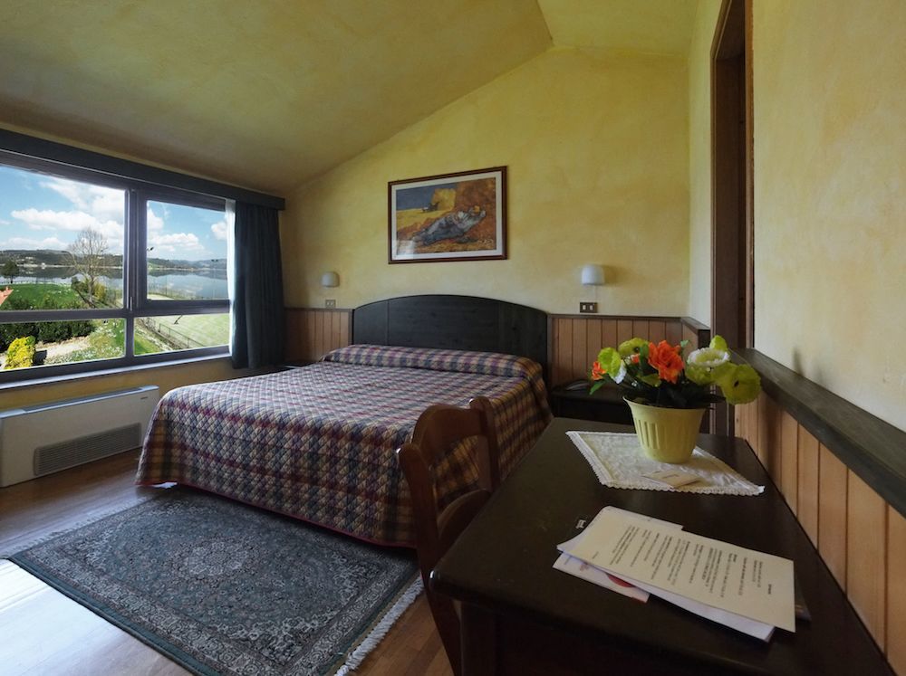La Penisola Otel Baschi Dış mekan fotoğraf